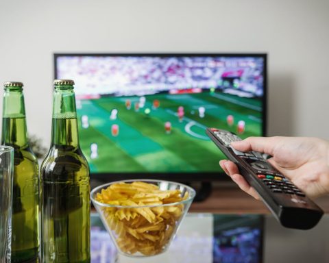Wat is het verschil tussen pre-match-uitzendingen en live-uitzendingen