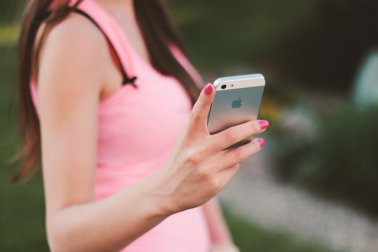 Waarom telefoonverificatie essentieel blijft voor naleving in gereguleerde sectoren